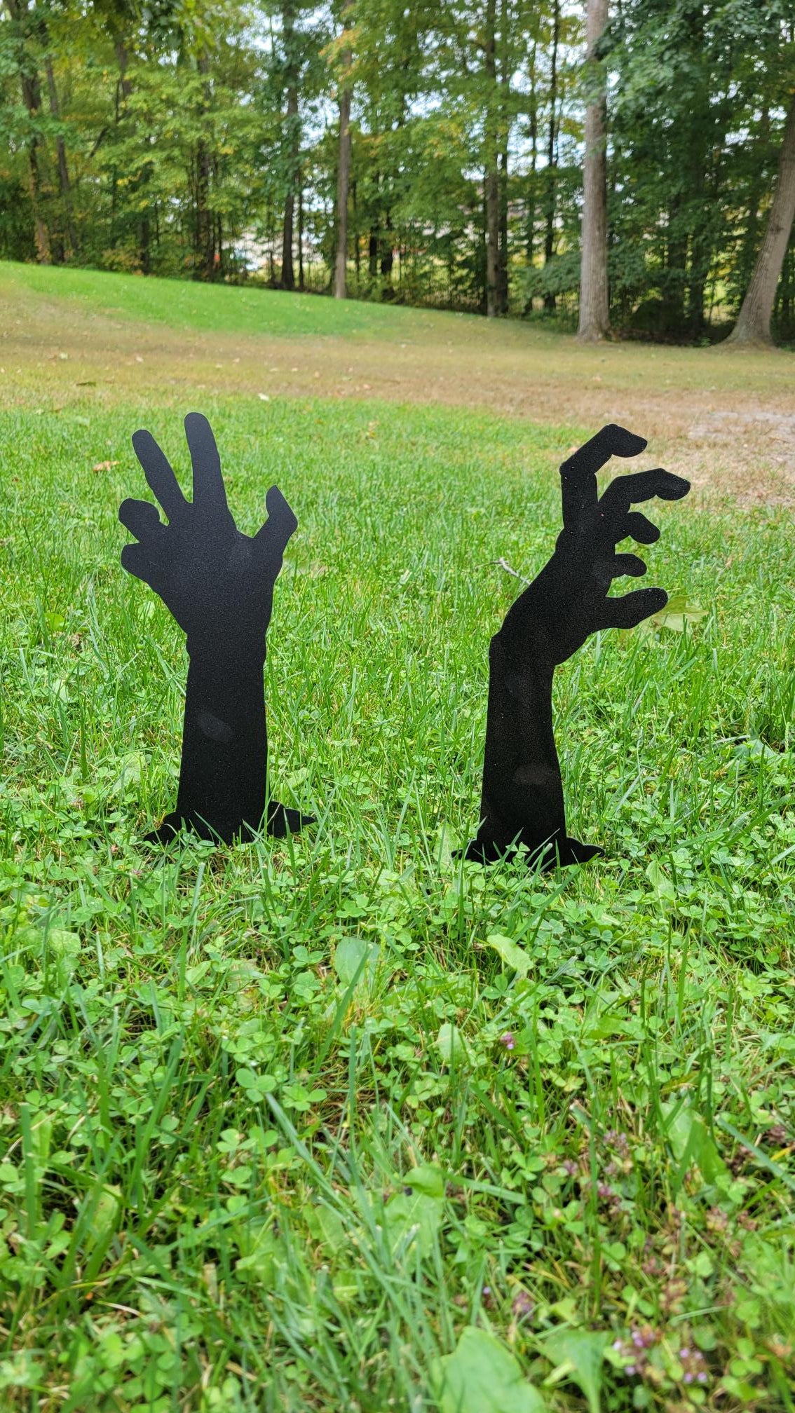 Metal Zombie Arm Halloween Décor