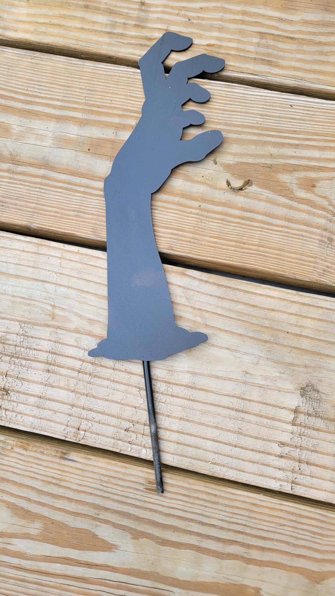 Metal Zombie Arm Halloween Décor